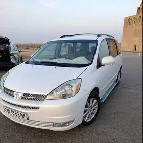 Toyota Sienna 2004