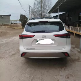 Toyota Highlander 2021