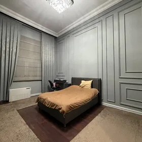 15 этап 10этаж 4 ком 220м²