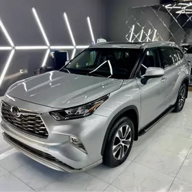 Toyota Highlander 2020