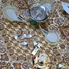 3 ЛЮСТРЫ  4 ЛАМПЫ.