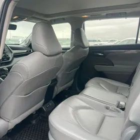 Toyota Highlander 2020