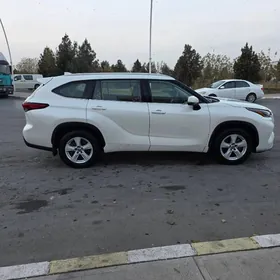 Toyota Highlander 2021