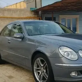 Mercedes-Benz E-Class 2005
