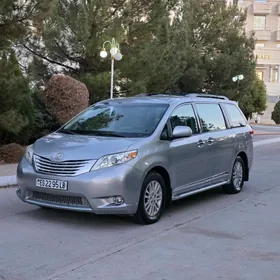 Toyota Sienna 2013