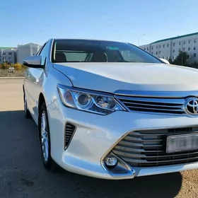 Toyota Camry 2017