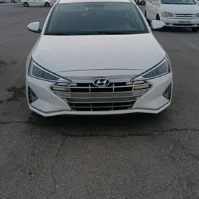 Hyundai Elantra 2019