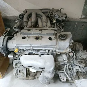 двигатель с коробкой