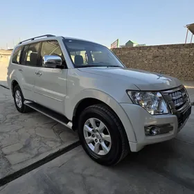 Mitsubishi Pajero 2022