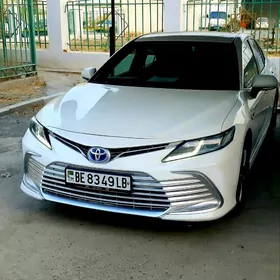 Toyota Camry 2021