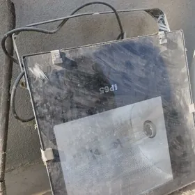 прожектор prožektor çyra