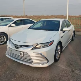 Toyota Camry 2018