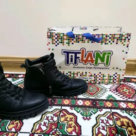 Tiflani Hakyky deri ädik