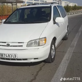 Toyota Sienna 2001