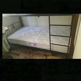 двух яростные кровати