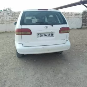 Toyota Sienna 2000