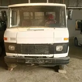 Mitsubishi Canter 1990