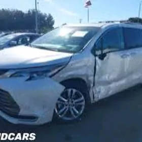 Toyota Sienna 2021