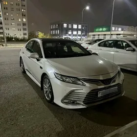 Toyota Camry 2019