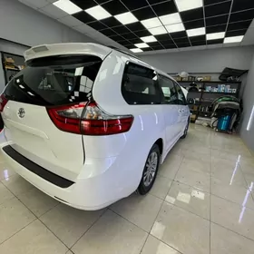 Toyota Sienna 2020