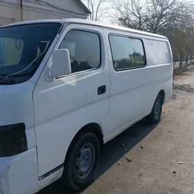 Nissan Urvan 2002