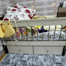 детская кроватка