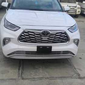 Toyota Highlander 2024