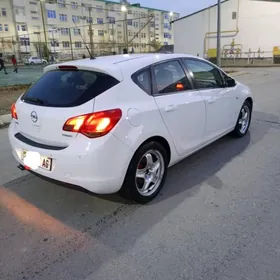Opel Astra 2011