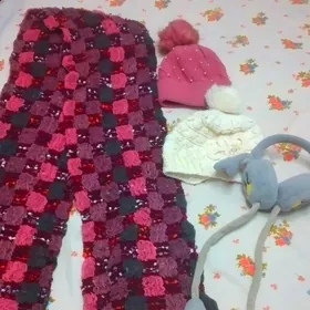 ШАПКИ  ШАРФ  УШКИ