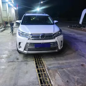 Toyota Highlander 2019