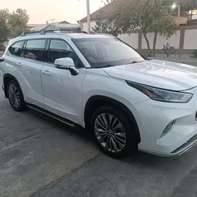Toyota Highlander 2021