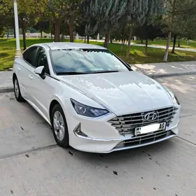 Hyundai Sonata Hybrid 2021