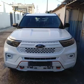 Ford Explorer 2022