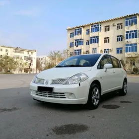 Nissan Tiida 2006