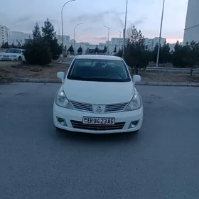 Nissan Versa 2011