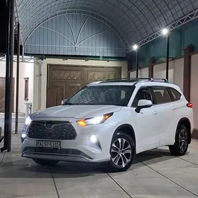 Toyota Highlander 2020