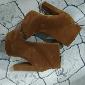 Полусапожки новые,сумки ...