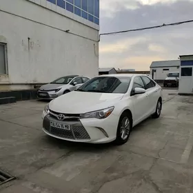 Toyota Camry 2017