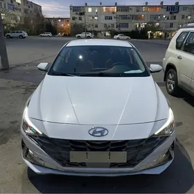 Hyundai Elantra 2022