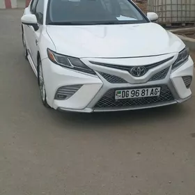 Toyota Camry 2018