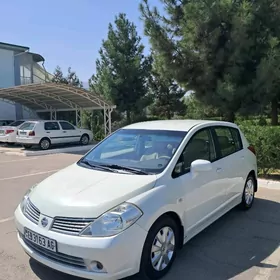 Nissan Tiida 2008