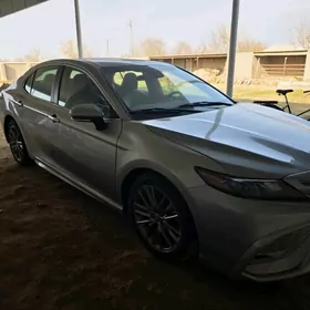 Toyota Camry 2022