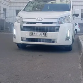 Toyota Hiace 2020