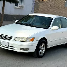Toyota Camry 2000
