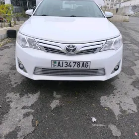 Toyota Camry 2014