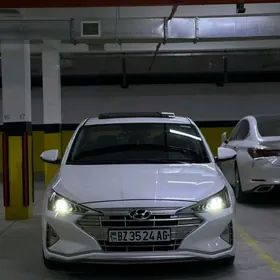 Hyundai Elantra 2019