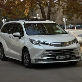 Toyota Sienna 2021