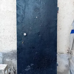 дверь железная