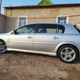 Opel Signum 2004
