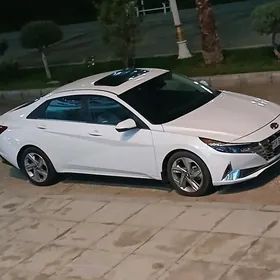 Hyundai Elantra 2022